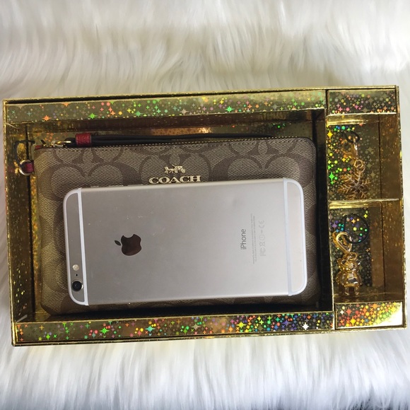 Coach Boxed Large Corner Zip Wristlet In Signature - Picture 10 of 15